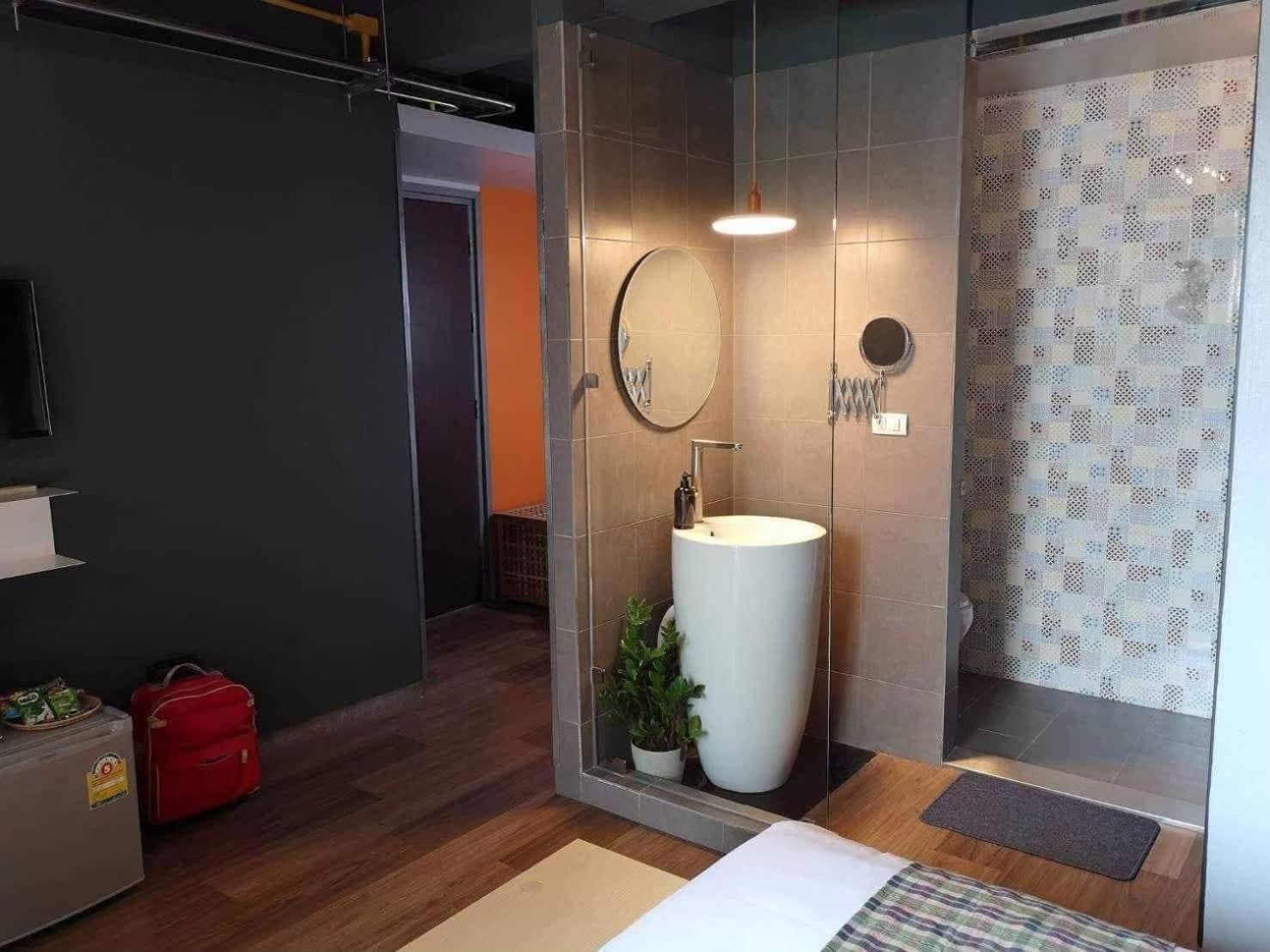 Whereder Poshtel Udon Thani Zewnętrze zdjęcie